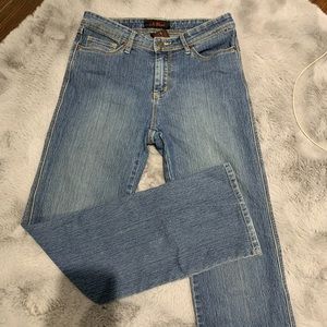 Low rise vintage flared jeans size 6